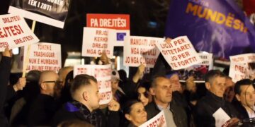 Partia “Mundësia” protestë për pronën, i bashkohen banorët