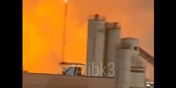 VIDEO: Raketë balistike iraniane godet fabrikën e naftës në Bahrein, shpërthejnë flakët