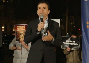 Agron Shehaj: Në Rrjoll po shkruhet historia e protestave, “Mundësia” në krah të qytetarëve