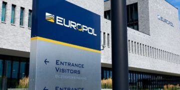 Alarmi i Europol: Rrezik për sulme terroriste dhe kibernetike në BE nga kriza në Iran