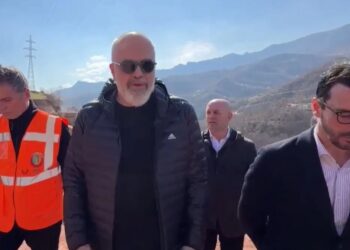 Kryeministri Rama inspekton devijimin provizor në aksin Librazhd – Prrenjas