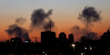 Lufta në Lindjen e Mesme në javën e dytë: Katari hap hapësirën ajrore, Irani kërkon falje