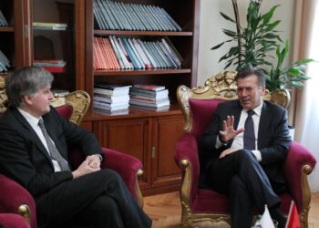 Mediu takim me ambasadorin e OSBE: Reforma zgjedhore dhe qeveri teknike për zgjedhje të lira