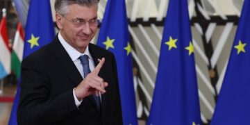 Lufta me Iranin prek naftën, Kroacia kufizon çmimet e karburantit.