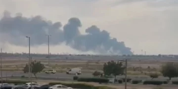 Sulmi iranian, Emiratet pezullojnë punën në rafinerinë më të madhe të naftës