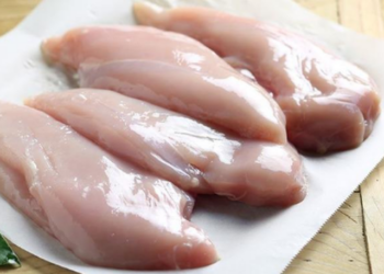 Skandal ushqimor në Tiranë: Bllokohen 738 kg pulë dhe 329 kg djathë