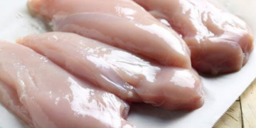 Skandal ushqimor në Tiranë: Bllokohen 738 kg pulë dhe 329 kg djathë