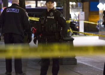 Të shtëna me armë zjarri në Universitetin e Virxhinias, dy të plagosur, policia ekzekuton autorin