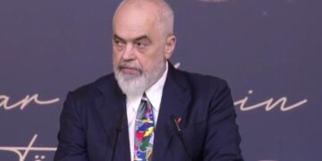 Rama shtron iftar në Kryeministri: Agjërimi u mëson njerëzve durimin