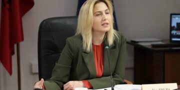 Ina Zhupa: Bashkia Vlorë po pengon turizmin detar