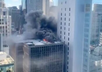 Shpërthen zjarri në një ndërtesë në Manhatan, evakuohen banorët