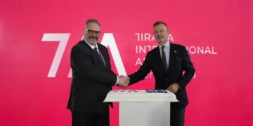 Aeroporti i Tiranës dhe ACI Europe nënshkruajnë rezolutën për angazhimin drejt “Net Zero”