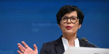 Akuzat për lidhje me shërbimet jugosllave, Kos raporton më 20 prill