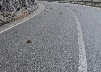 Nis shembja e shkëmbinjve në malin e Torovicës, rrezikonin prej vitesh banorët