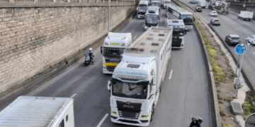 Rritja e çmimit të naftës, shoferët në Paris bllokojnë rrugët me protesta