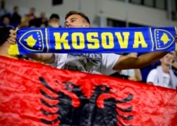 “Me zemër në Prishtinë”, Presidenti Begaj “bekon” Kosovën para finales së madhe