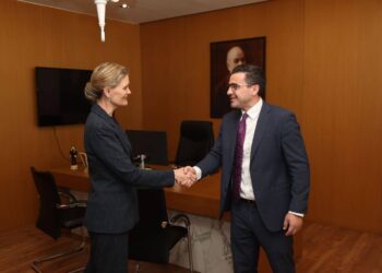 Besmir Beja pret në takim Nancy VanHorn, theksohet forcimi i bashkëpunimit Shqipëri-SHBA në dogana