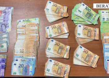 Pastrim parash në Berat, sekuestrohen mbi 54 mijë euro, arrestohet 67-vjeçari