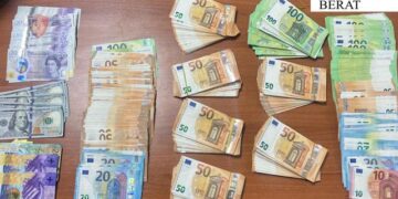 Pastrim parash në Berat, sekuestrohen mbi 54 mijë euro, arrestohet 67-vjeçari