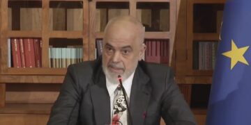 Rama refuzon t’u përgjigjet pyetjeve, ndërpret konferencën pas debatit me gazetaren