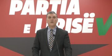 Blushi thirrje deputetëve: Miratoni urgjent ligjin e PL për uljen e çmimit të karburanteve