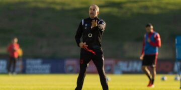 Manaj trondit Sylvinhon, Daku në stol – rikthehet Broja