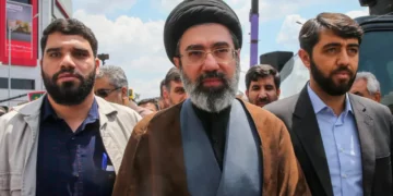 Media britanike: Mojtaba Khamenei në gjendje të rëndë, mbahet me aparatura