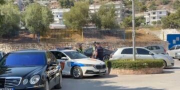 Të shtëna me armë zjarri në Sarandë, policia parandalon ngjarjen kriminale! Ndalohen 4 persona