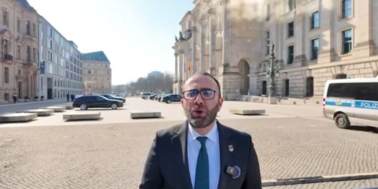 Bardhi nga Berlini: PS mbron të korruptuarit, Shqipërisë i duhet qeveri për integrim në BE