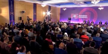 Nafta mbi 215 lekë/litër, Rama: pensionistët të parët që do ndihmohen, s’lejojmë spekulime.