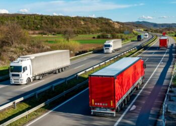 Nuk gjenden punonjës, paga për drejtuesit shqiptarë të kamionit arrin deri në 2,500euro, sa në Greqi