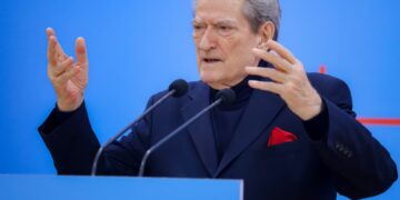 Po tenton të blejë shtetësi në Serbi”, Sali Berisha akuzon Belinda Ballukun