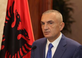 Ilir Meta uron besimtarët për Fitër Bajram: Shëndet, begati dhe paqe në familjet tuaja