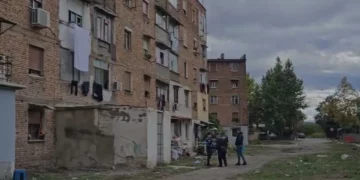 E mitura në Korçë tenton t’i japë fund jetës për herë të dytë, shpëtohet nga fqinji