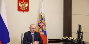 Pas bllokimit online në Moskë, Putin rikthehet në “zyrën bezhë”, shtohen dyshimet për vendndodhjen