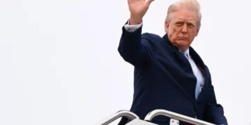 “Po luten për marrëveshje”/ Trump: Hormuzi rihapet nëse…