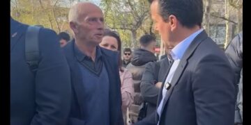 20 ditë jashtë Kuvendit/ Shehaj i bashkohet protestës: Deri në fund, pa kompromis