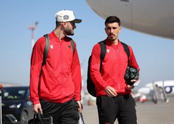 Me mision Botërorin, Kombëtarja udhëton drejt Varshavës me grupin e plotë