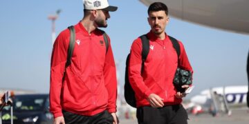 Me mision Botërorin, Kombëtarja udhëton drejt Varshavës me grupin e plotë