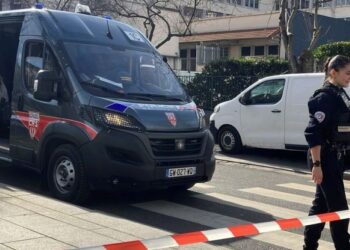 E rëndë në Francë! Parandalohet sulmi me bombë në bankën amerikane në Paris