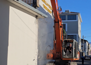 Ndërtimet pa leje/ IKMT nis prishjen e objekteve në Shkodër