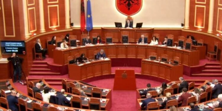 Ndryshimet në qeveri u miratuan dje në Kuvend, betohen sot para Presidentit ministrat e rinj