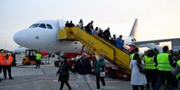 SHBA-të po organizojnë fluturime charter për riatdhesimin e amerikanëve nga Lindja e Mesme