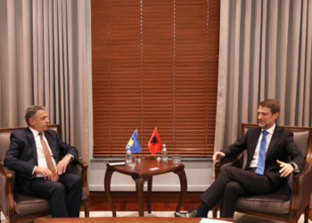 Hoxha: Kosova mbetet prioritet absolut i Shqipërisë