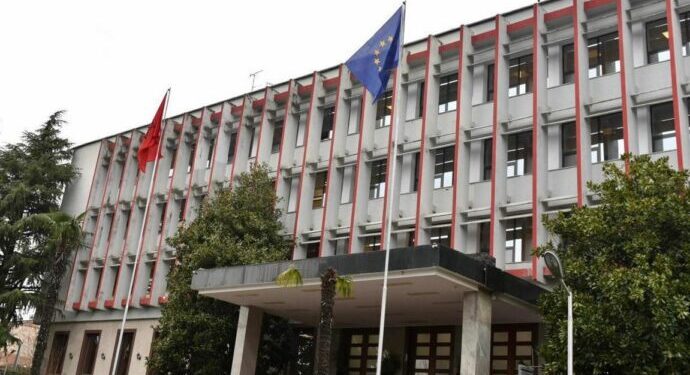 Ministria e Jashtme paralajmëron qytetarët: Shmangni udhëtimet në Lindjen e Mesme