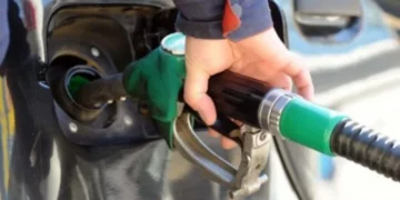 Sllovakia shtrenjton naftën për automjetet me targa të huaja, reagon zëdhënësi i KE : Diskriminuese