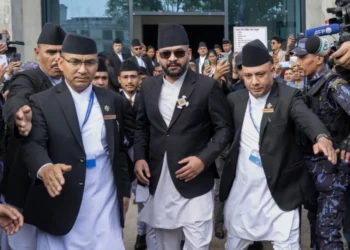 Ish-reperi Shah bëhet kryeministër i Nepalit, sfida për stabilitet dhe punësim