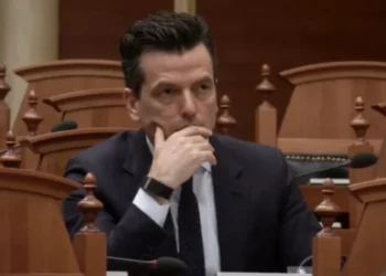 Grupi i PS ka kërkuar përjashtimin nga Kuvendi për deputetin e partisë Mundësia, Agron Shehaj.