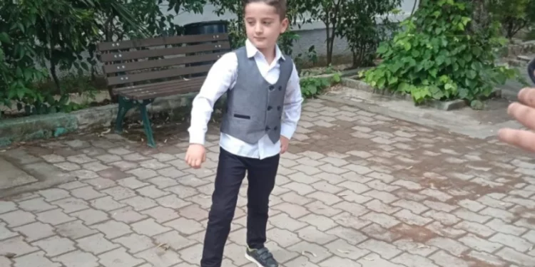 U largua nga shtëpia pasi debatoi me të ëmën, gjendet pas 24 orësh 11-vjeçari