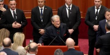 “Do e vizitoni Belindën në burg?”, Berisha-mazhorancës: Do votoni kokëulur të shkojë në qeli